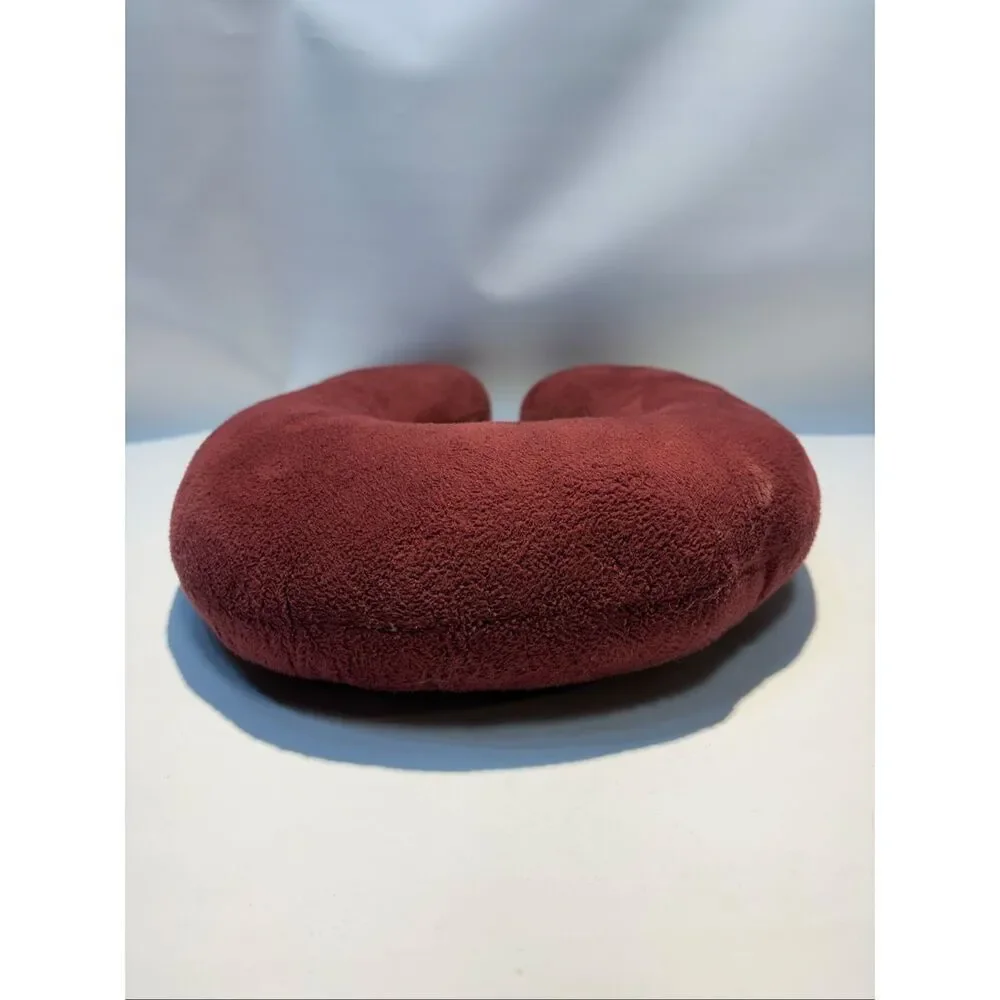 Travel neck pillow